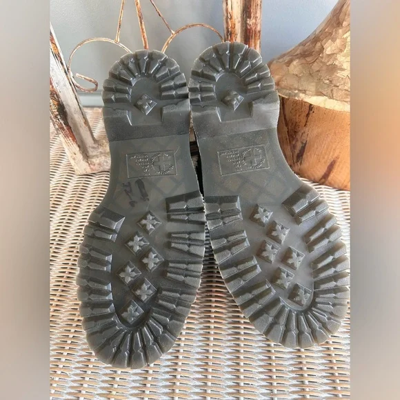 Dr. Martens Devon Flower Buckle Platform Boots – Black | Size 10 grunge goth - Picture 9 of 12